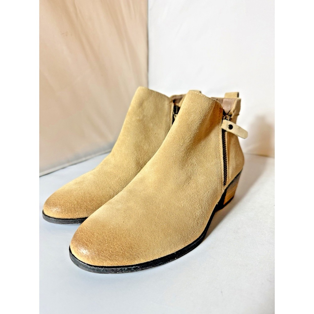 Vince Camuto Tricera Suede Bootie Ankle Tan Stack Heel Side Zipper SZ 6.5 M NEW